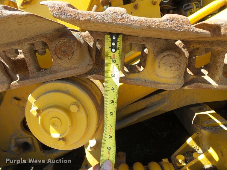 image for item DB8247 Caterpillar D4H crawler loader