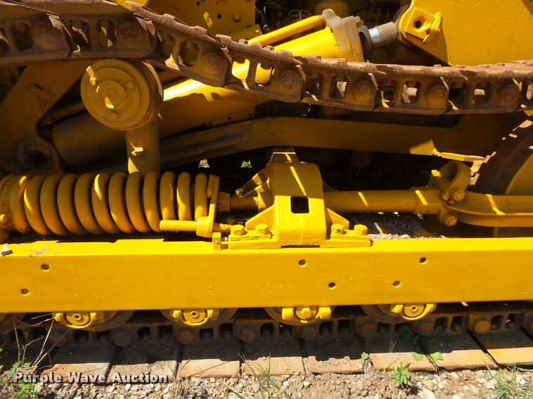 image for item DB8247 Caterpillar D4H crawler loader