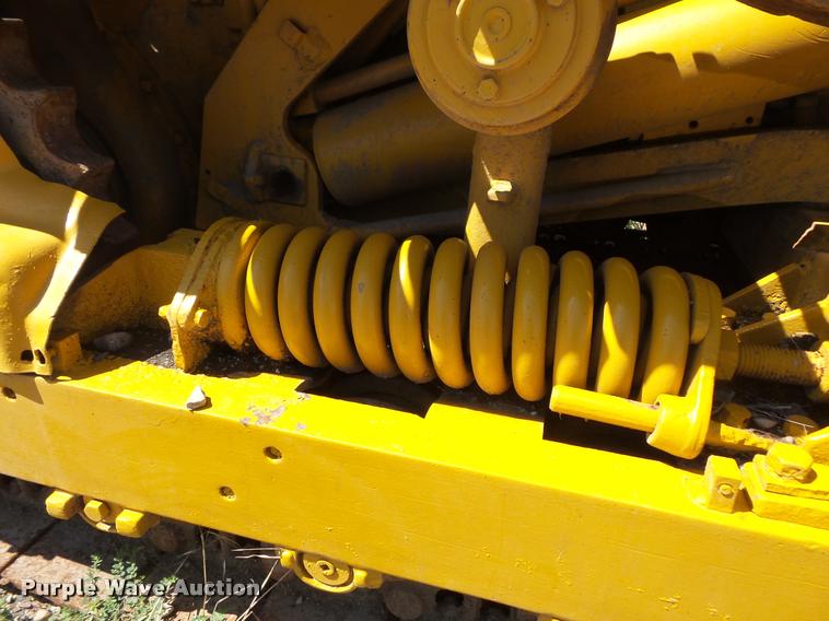 image for item DB8247 Caterpillar D4H crawler loader