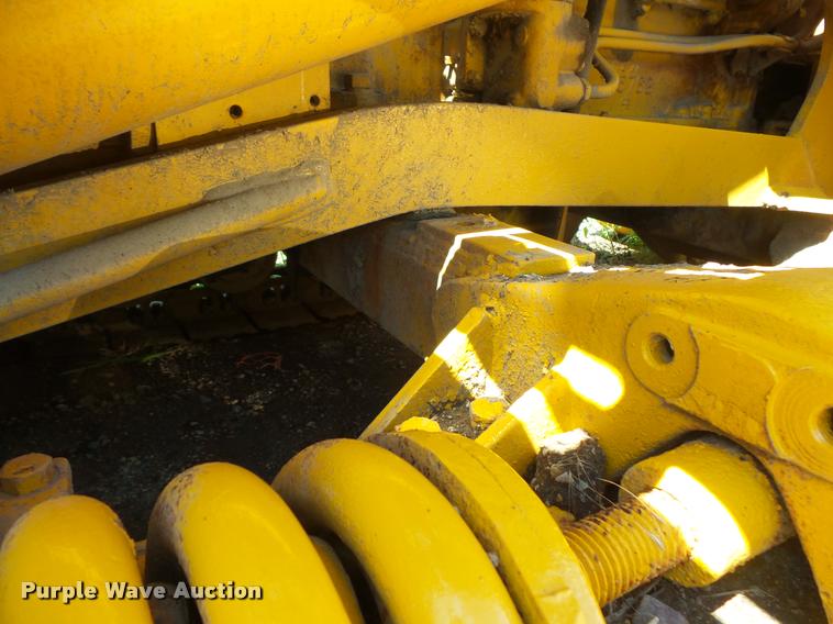 image for item DB8247 Caterpillar D4H crawler loader