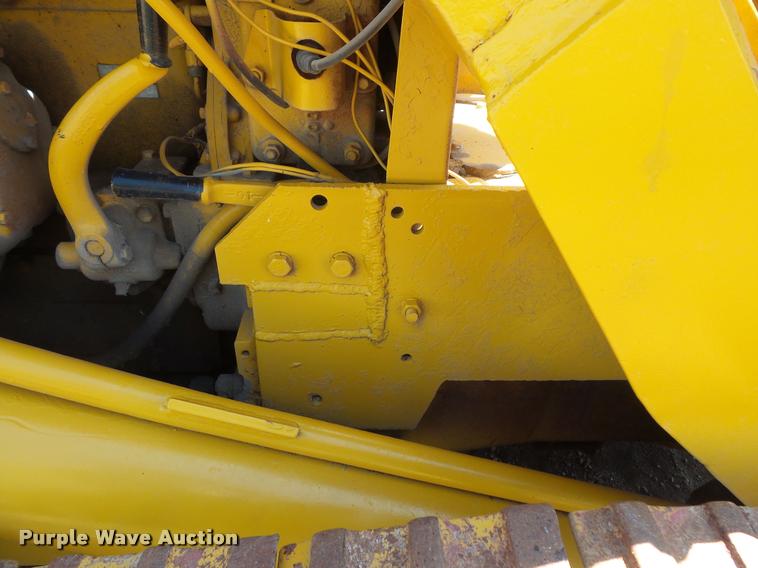 image for item DB8247 Caterpillar D4H crawler loader