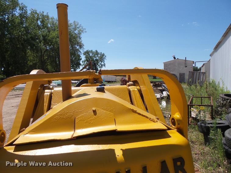 image for item DB8247 Caterpillar D4H crawler loader