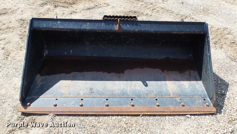 image for item DC2731 Caterpillar skid steer bucket