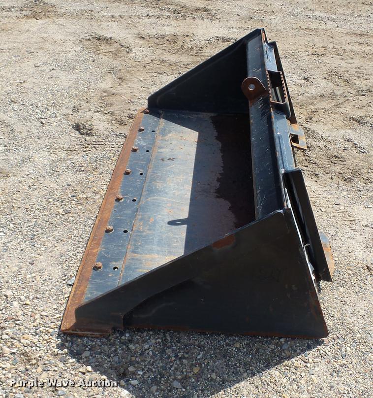 image for item DC2731 Caterpillar skid steer bucket
