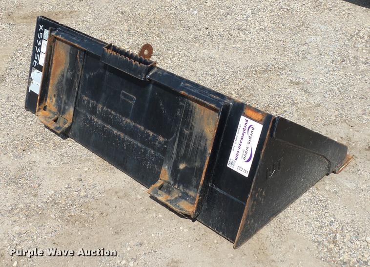 image for item DC2731 Caterpillar skid steer bucket