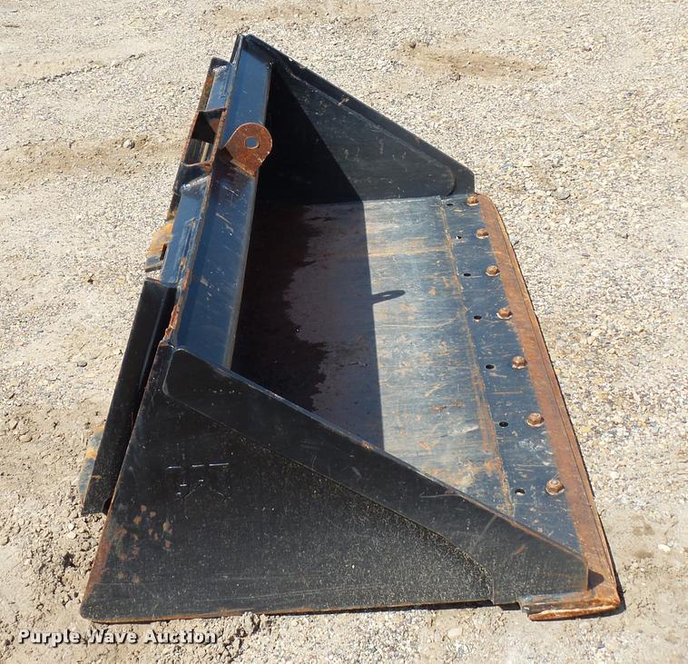 image for item DC2731 Caterpillar skid steer bucket