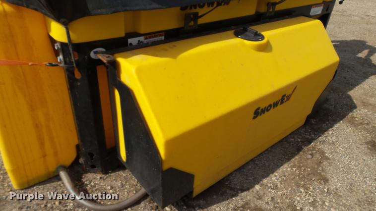 image for item DC2732 Snow Ex V-Maxx 8500 spreader
