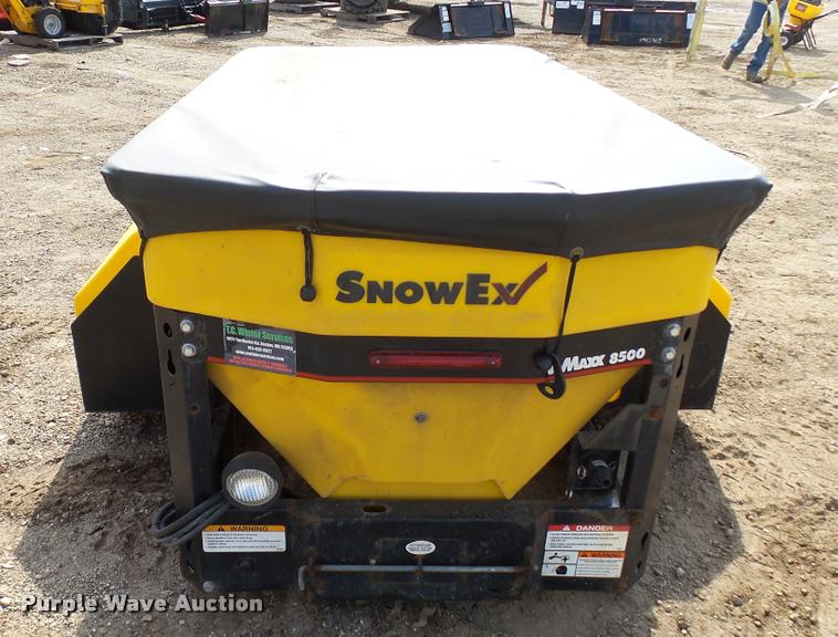 image for item DC2733 Snow Ex V-Maxx 8500 spreader