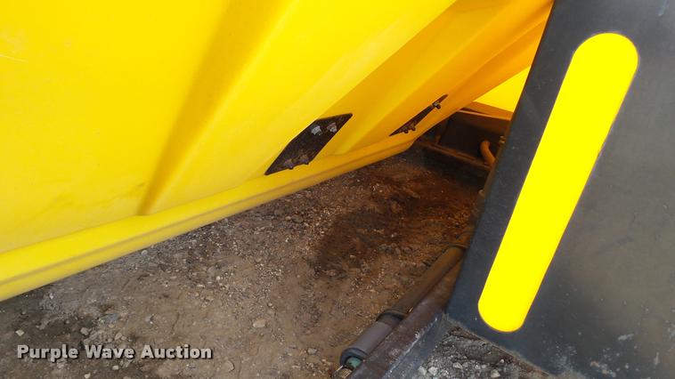 image for item DC2733 Snow Ex V-Maxx 8500 spreader