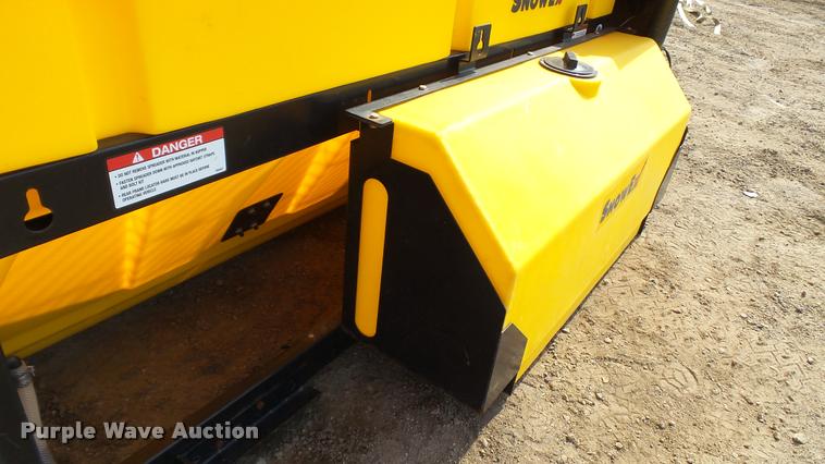image for item DC2734 Snow Ex V-Maxx 8500 spreader