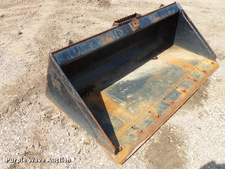 image for item DC2740 Caterpillar skid steer bucket