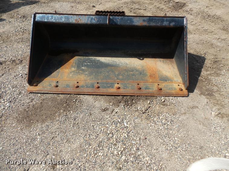 image for item DC2740 Caterpillar skid steer bucket