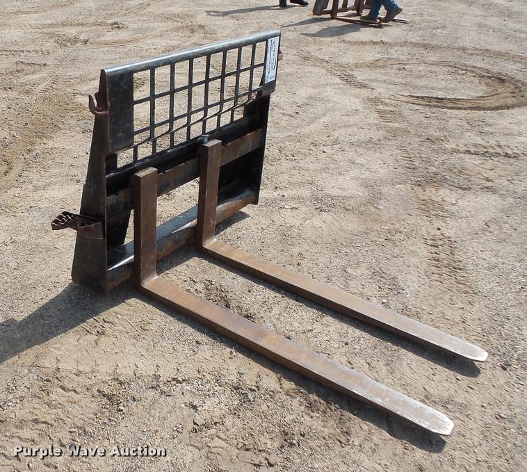 image for item DC2743 Caterpillar skid steer pallet forks