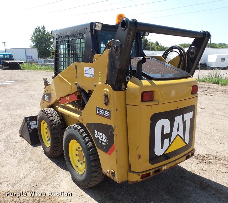 image for item DC2749 2013 Caterpillar 242B3 skid steer