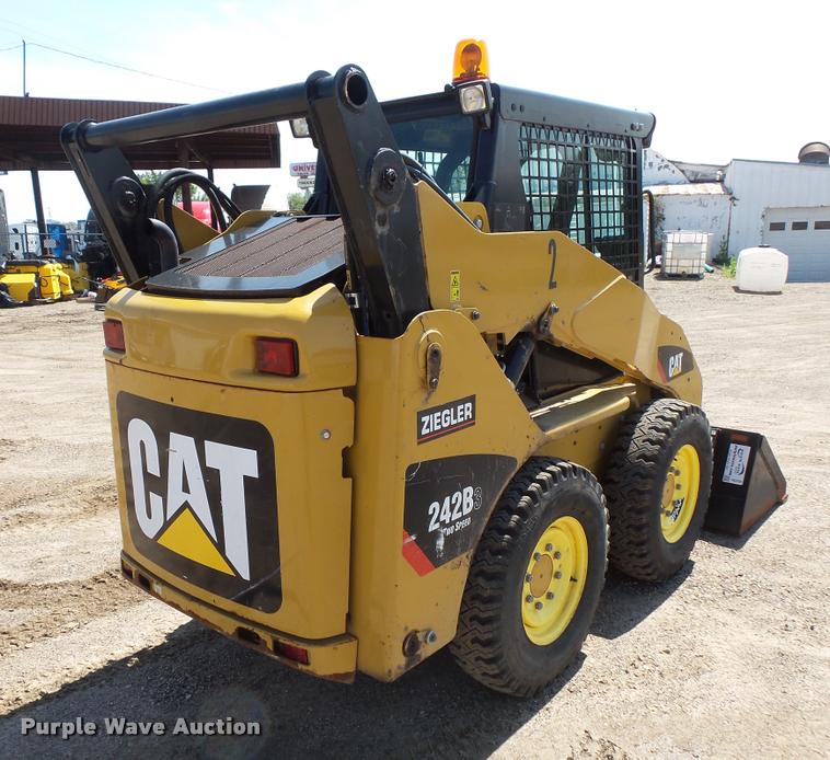 image for item DC2749 2013 Caterpillar 242B3 skid steer