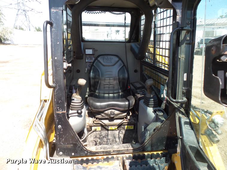 image for item DC2749 2013 Caterpillar 242B3 skid steer