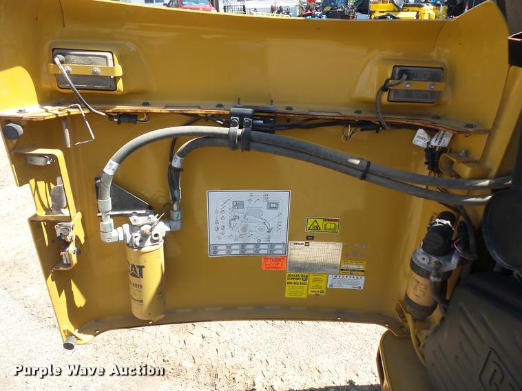 image for item DC2749 2013 Caterpillar 242B3 skid steer