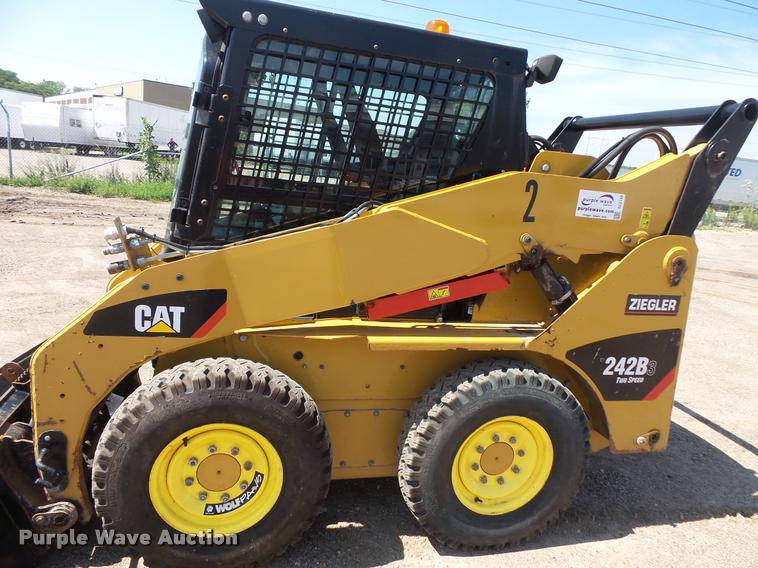 image for item DC2749 2013 Caterpillar 242B3 skid steer
