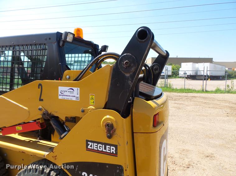 image for item DC2749 2013 Caterpillar 242B3 skid steer