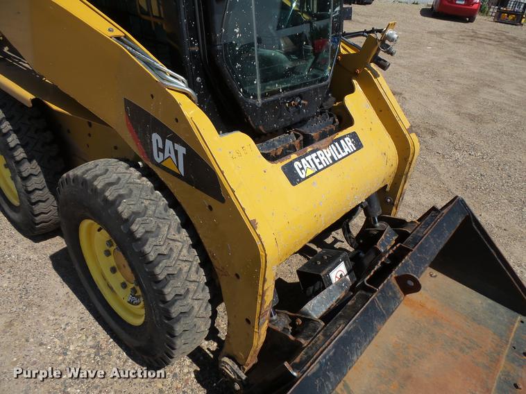 image for item DC2749 2013 Caterpillar 242B3 skid steer