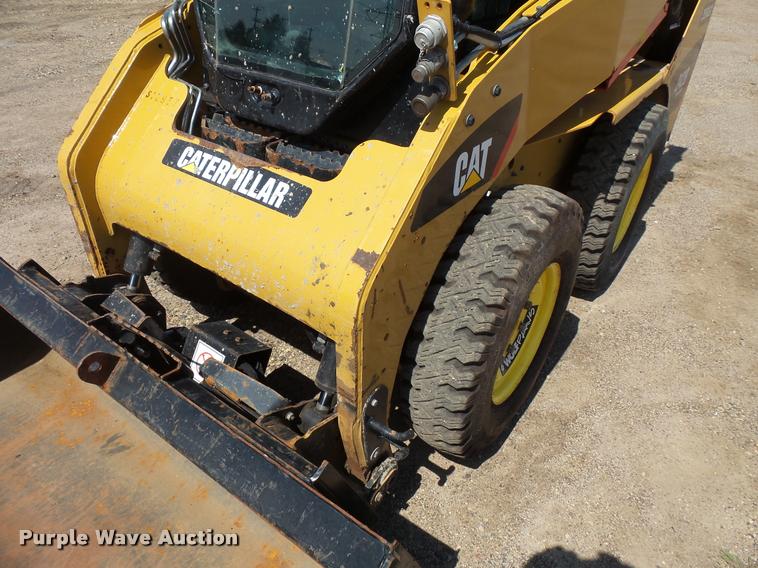 image for item DC2749 2013 Caterpillar 242B3 skid steer