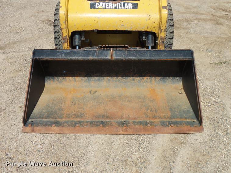 image for item DC2749 2013 Caterpillar 242B3 skid steer