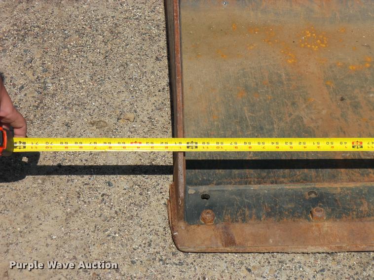 image for item DC2749 2013 Caterpillar 242B3 skid steer