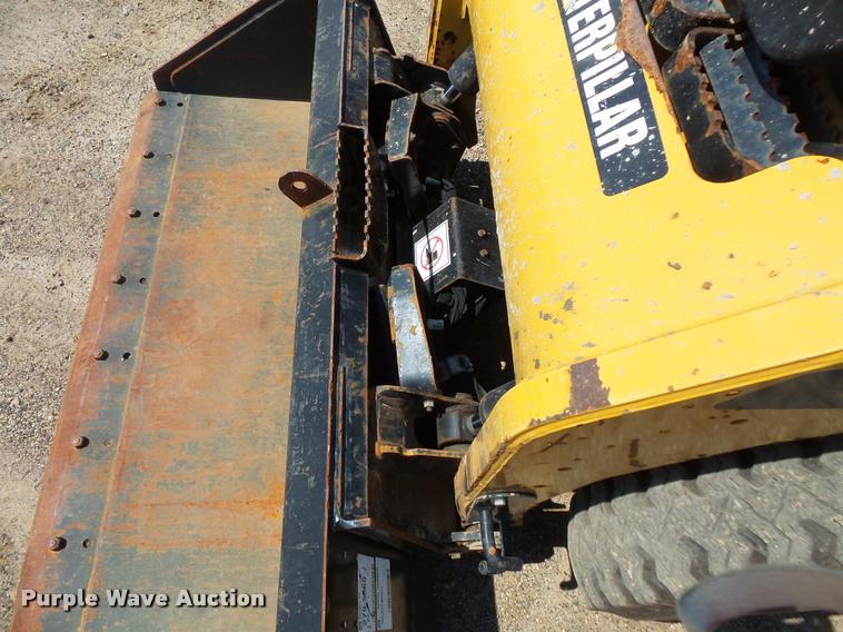 image for item DC2749 2013 Caterpillar 242B3 skid steer