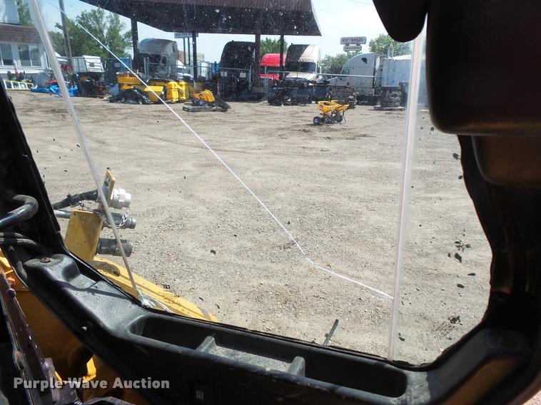 image for item DC2749 2013 Caterpillar 242B3 skid steer