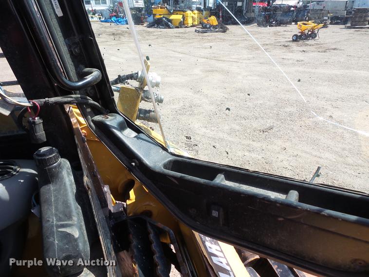 image for item DC2749 2013 Caterpillar 242B3 skid steer