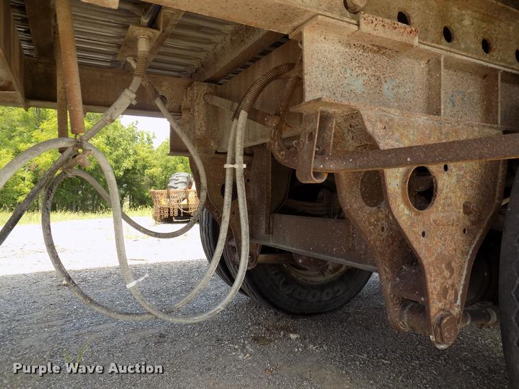 image for item DC4928 1991 Fruehauf walking floor trailer