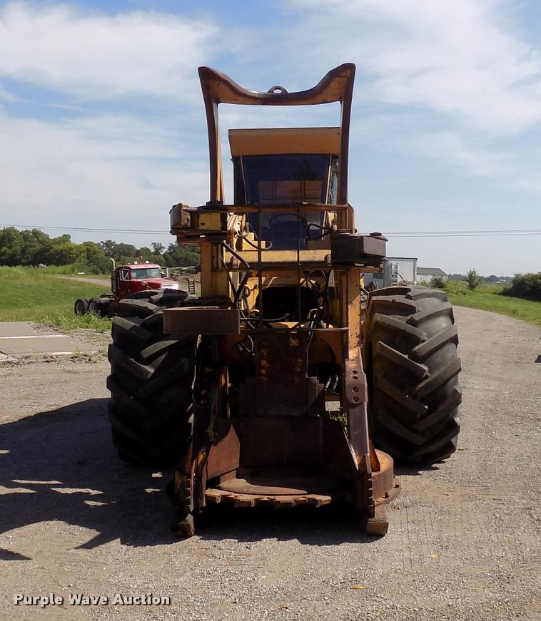 image for item DC4930 1992 John Deere 643D feller buncher