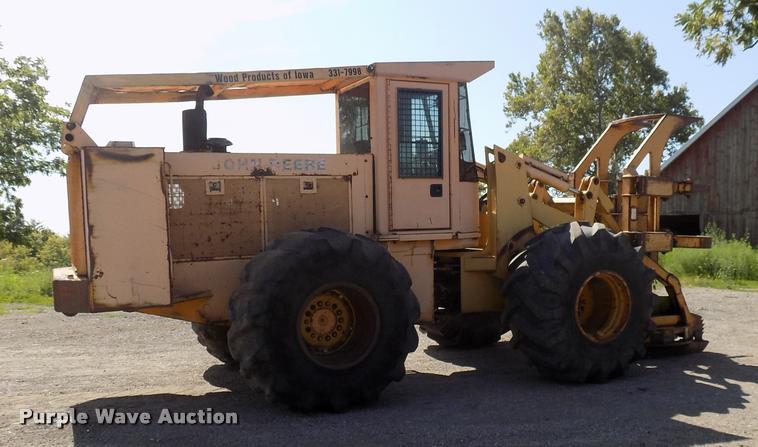 image for item DC4930 1992 John Deere 643D feller buncher