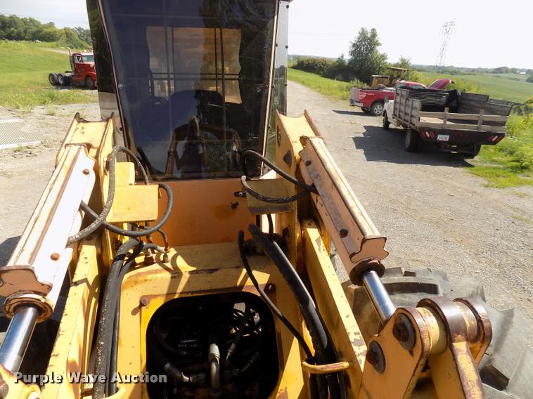 image for item DC4930 1992 John Deere 643D feller buncher