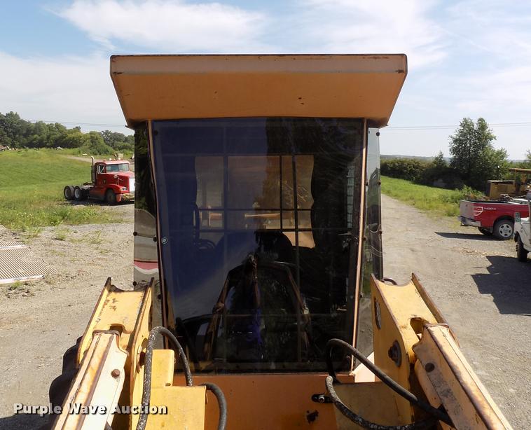 image for item DC4930 1992 John Deere 643D feller buncher