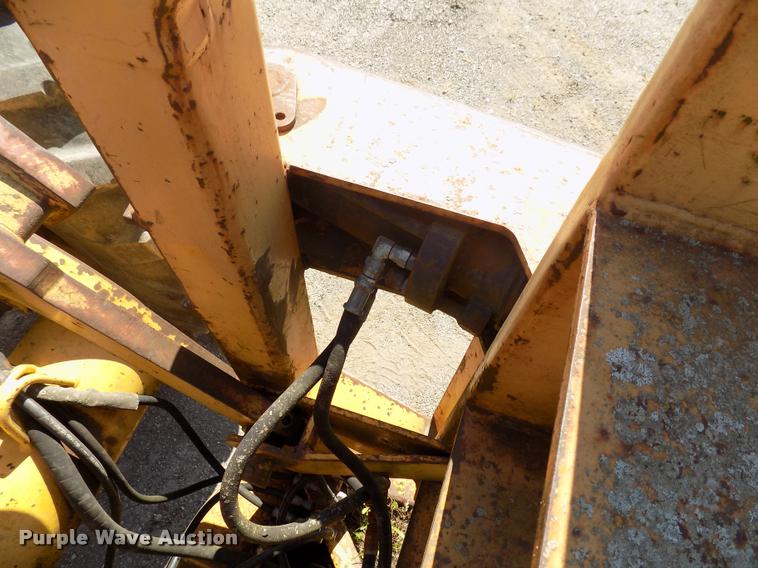 image for item DC4930 1992 John Deere 643D feller buncher