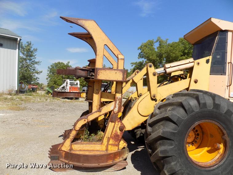 image for item DC4930 1992 John Deere 643D feller buncher