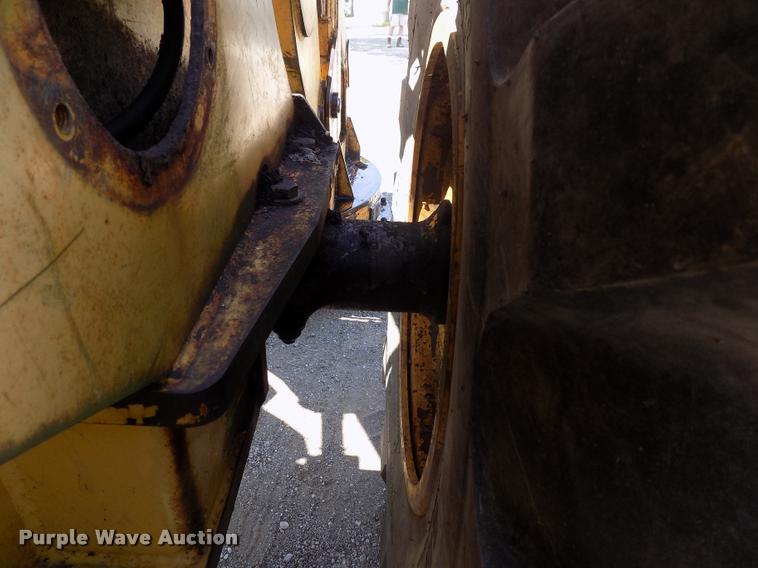 image for item DC4930 1992 John Deere 643D feller buncher