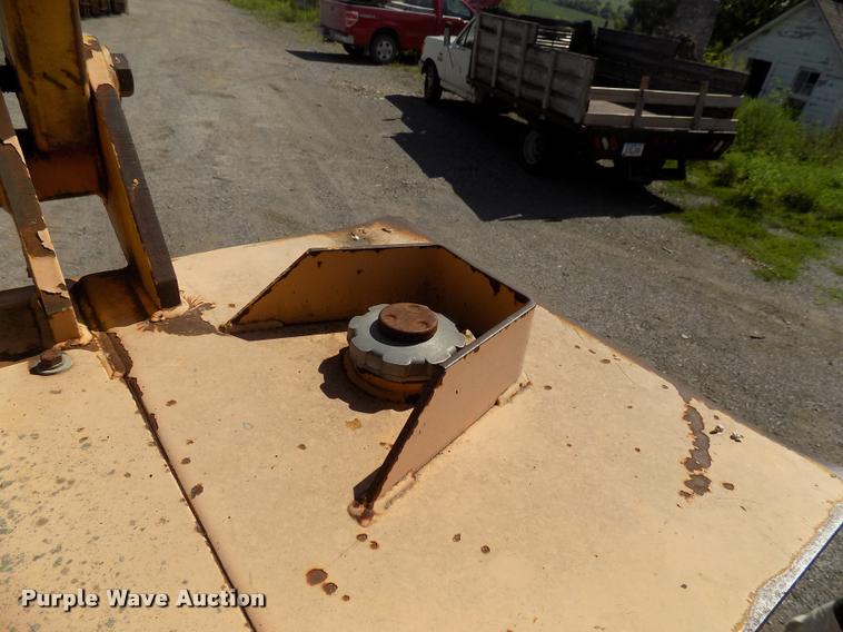 image for item DC4930 1992 John Deere 643D feller buncher