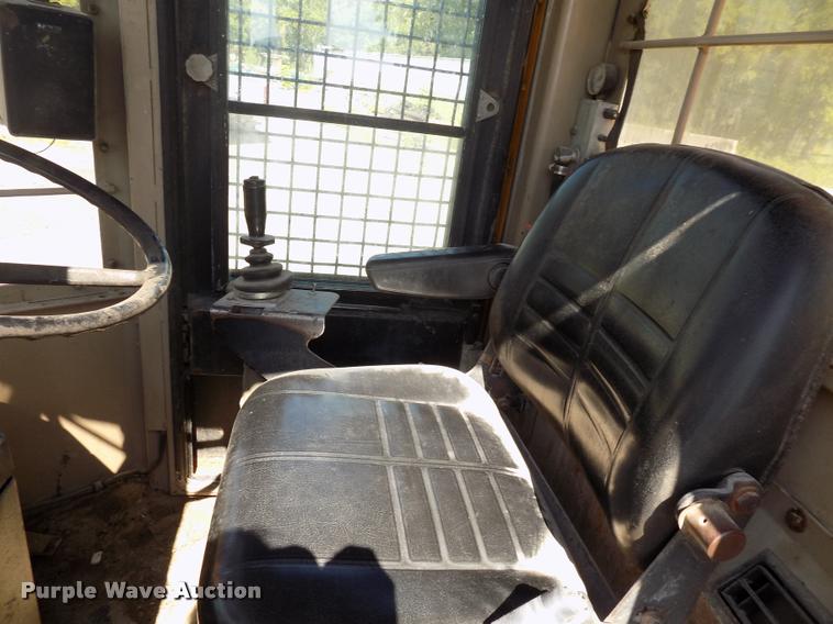 image for item DC4930 1992 John Deere 643D feller buncher