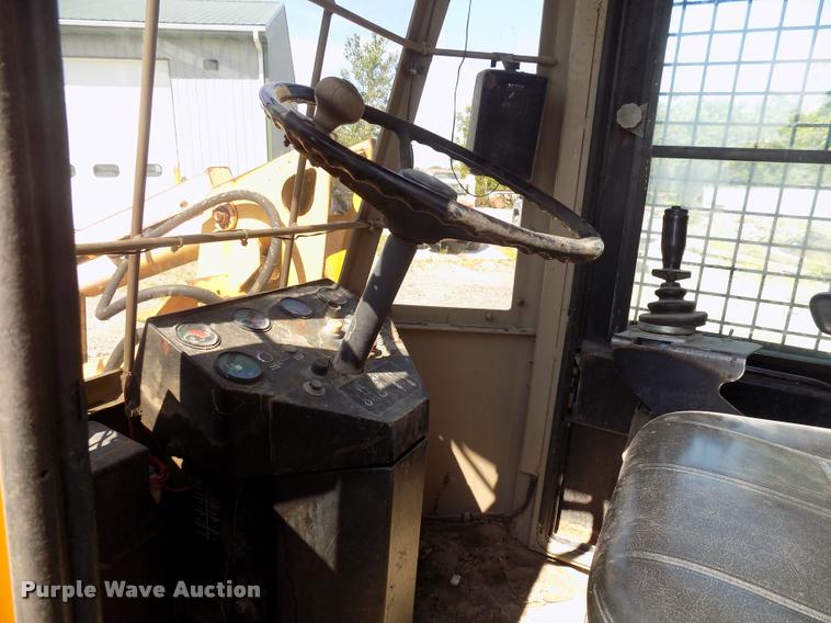 image for item DC4930 1992 John Deere 643D feller buncher