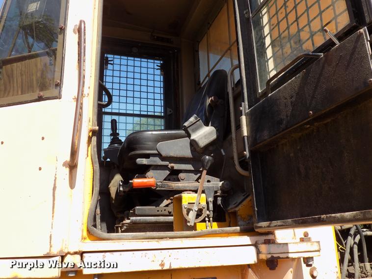 image for item DC4930 1992 John Deere 643D feller buncher