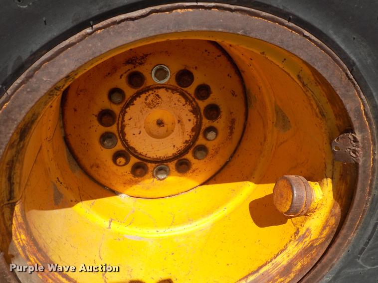 image for item DC4930 1992 John Deere 643D feller buncher