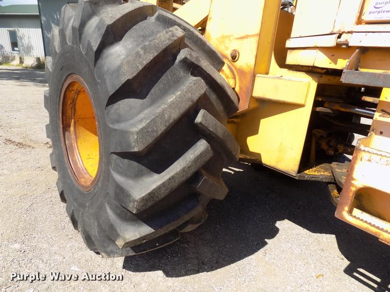 image for item DC4930 1992 John Deere 643D feller buncher