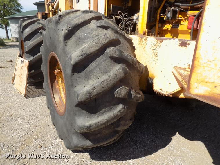 image for item DC4930 1992 John Deere 643D feller buncher