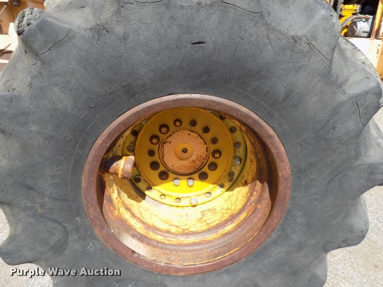 image for item DC4930 1992 John Deere 643D feller buncher