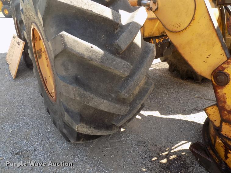 image for item DC4930 1992 John Deere 643D feller buncher