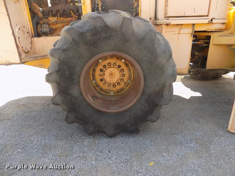 image for item DC4930 1992 John Deere 643D feller buncher