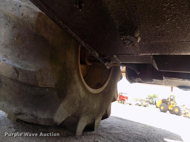 image for item DC4930 1992 John Deere 643D feller buncher