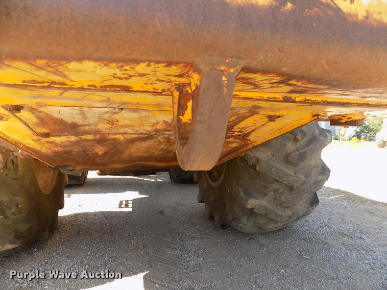 image for item DC4930 1992 John Deere 643D feller buncher